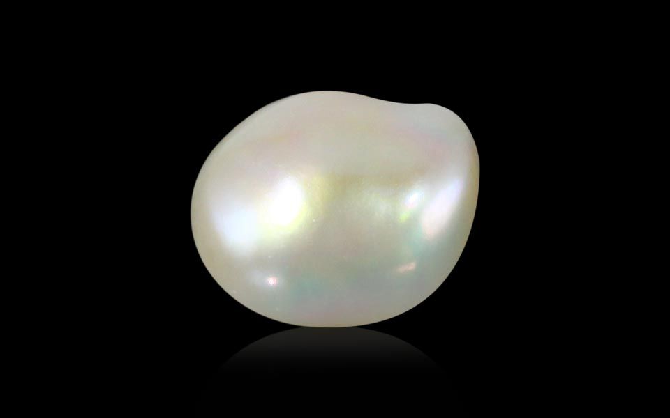 Pearl - 5.67 Carats