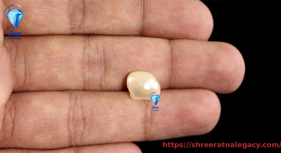 Pearl - 5.45 Carats